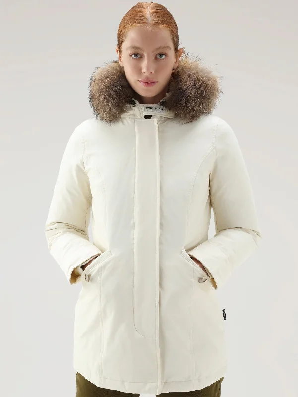 Giaccone Parka con Cappuccio in Raccoon Bianco